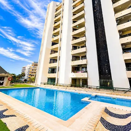 Talia - Center Whit Pool-