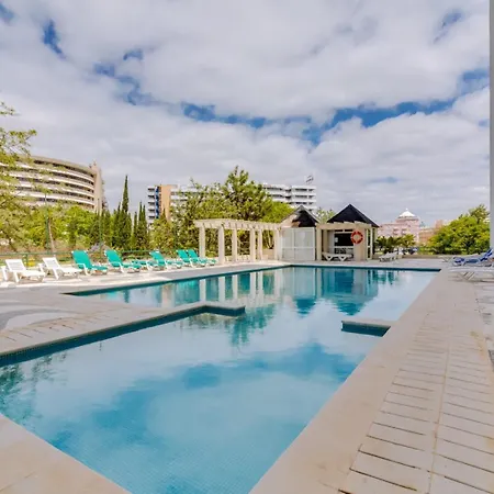 Talia - Center Whit Pool- Lejlighed